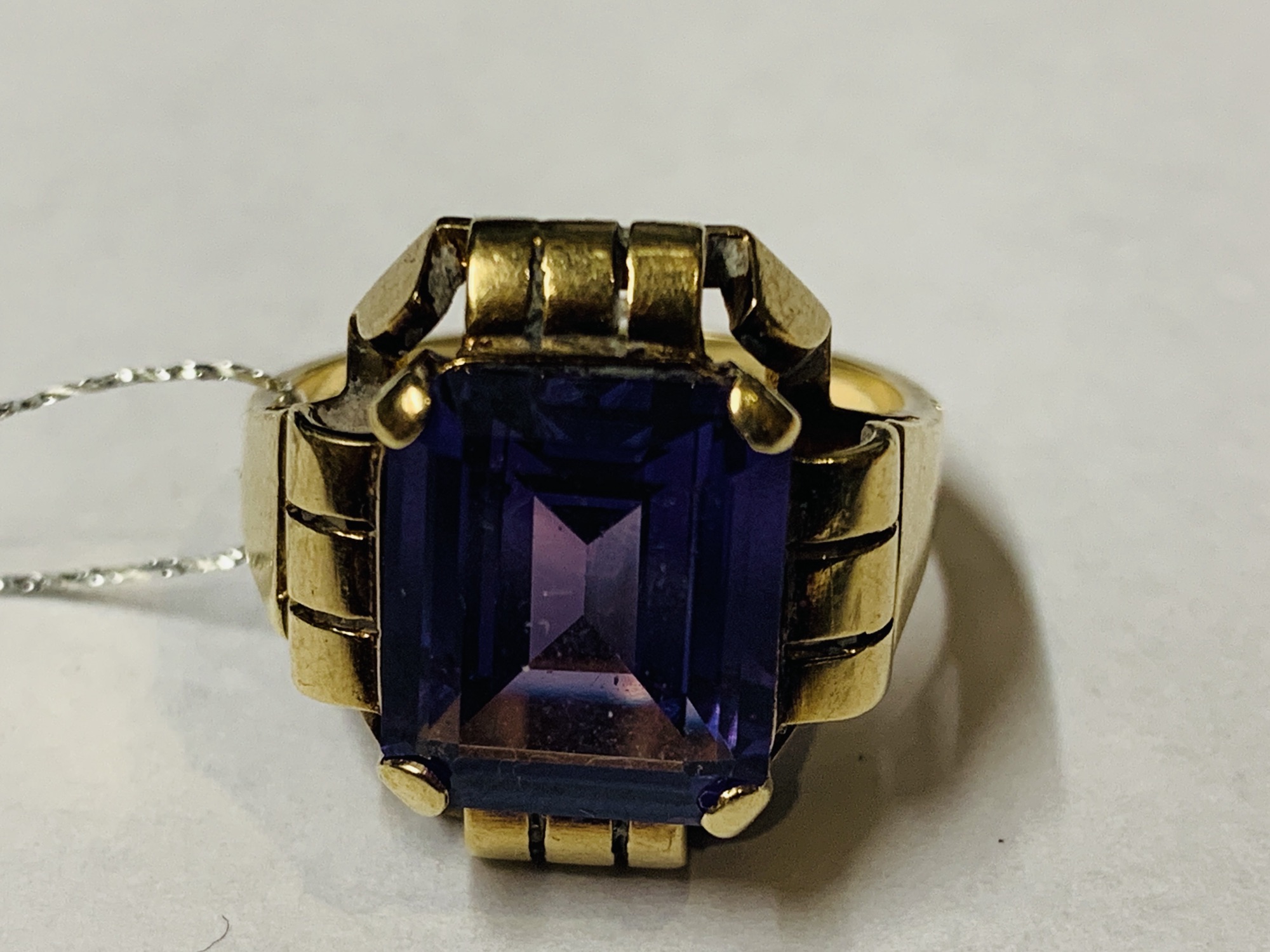 Pierścionek z kwadratowym fioletowym oczkiem 1069/25/L SB